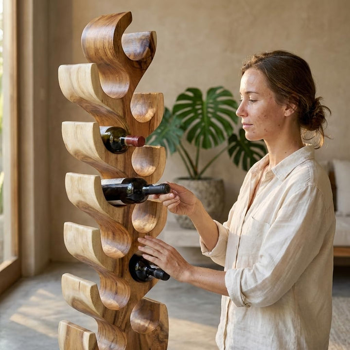 Kinaree XL Suar Weinregal für 12 Flaschen – Handgefertigtes Holzregal aus Massivholz – Dekoratives F