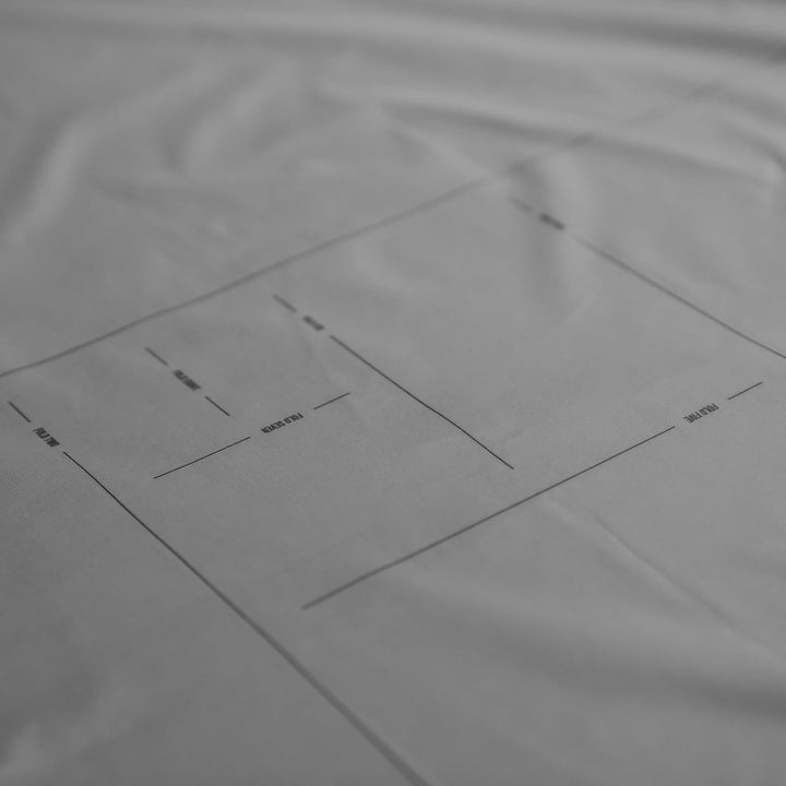 MATADOR Pocket Blanket 4,0 - Weiss (Sitzplätze 2-4); Ultraleicht Picknickdecke mit Pflöcken; Faltbar