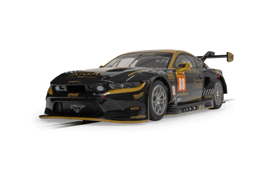 Scalextric C4519 Ford Mustang GT3 – Proton Competition – Katar 2024 Slot Car