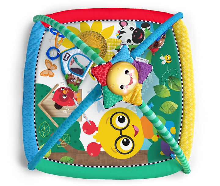 Baby Einstein Caterpillar und Friends Spieldecke mit Spielbogen, abnehmbaren Spielzeugen, Lichteffek
