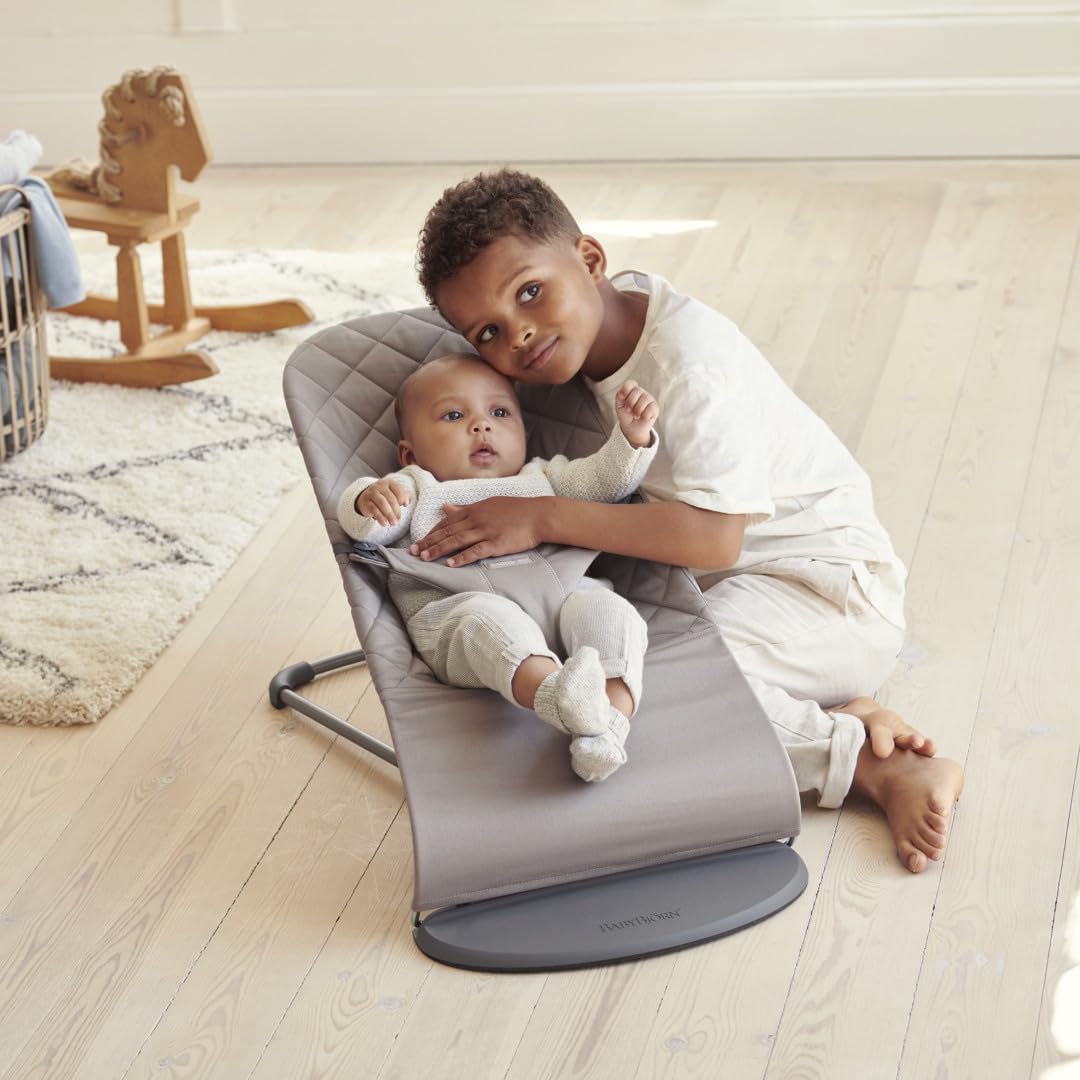 BabyBjörn Babywippe Bliss, Gewebt, Klassische Steppung, Sandgrau Sandgrau Gewebt, Klassische Steppun