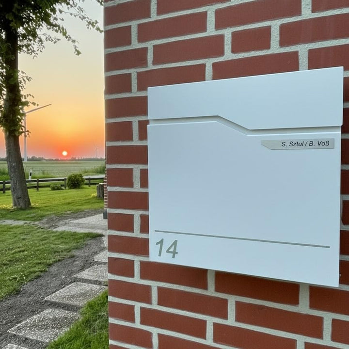 Metzler Exklusiver Briefkasten in Verkehrsweiss RAL 9016 Hoffmann - Wandbriefkasten in Weiss mit V2A