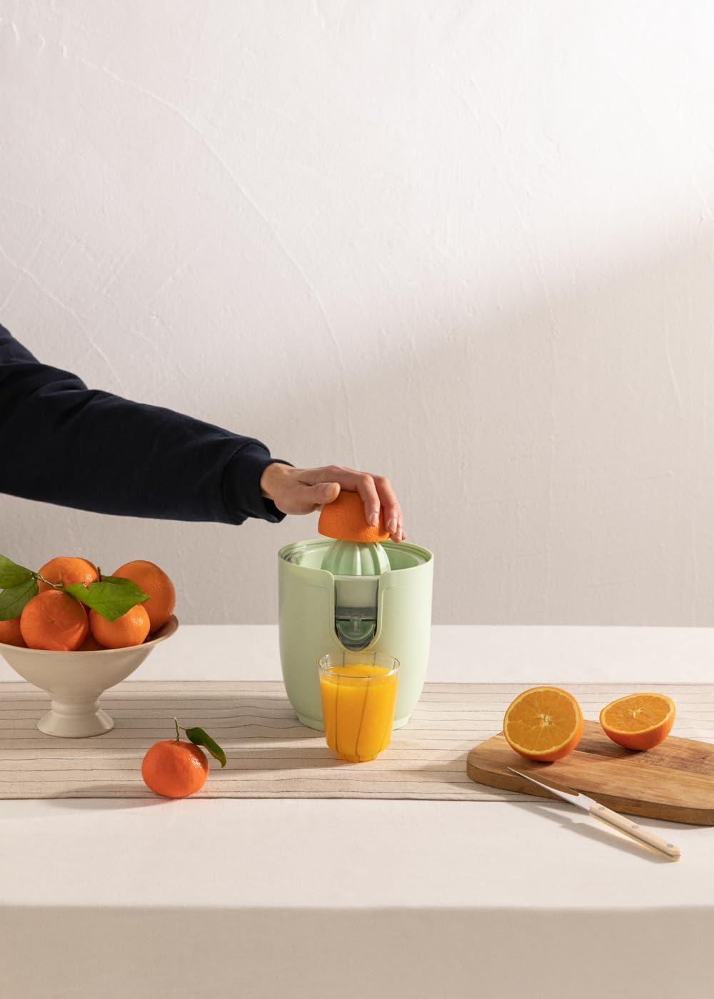 CREATE/JUICER RETRO/Elektrische Saftpresse Pastellgrün/zwei Konen, tropffreies System, spülmaschinen