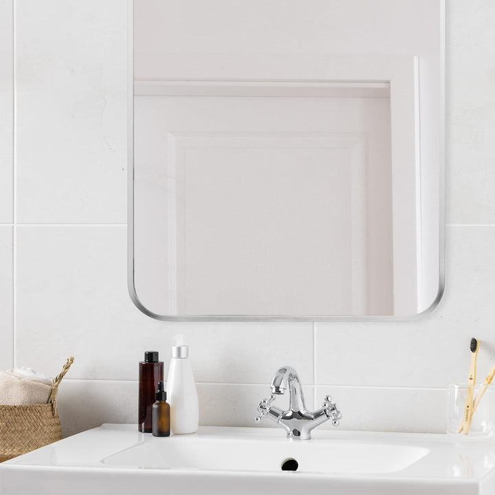 Navaris Wandspiegel gewölbt mit Rahmen - Deko Spiegel 45 x 80 cm zum Aufhängen - Badezimmerspiegel F