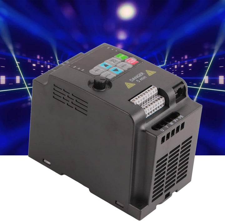 SKI780 Mini VFD 220 V Frequenzumrichter Einphasen-Wechselstrom f¨¹r 3 Phasen Drehstrommotoren (220VA