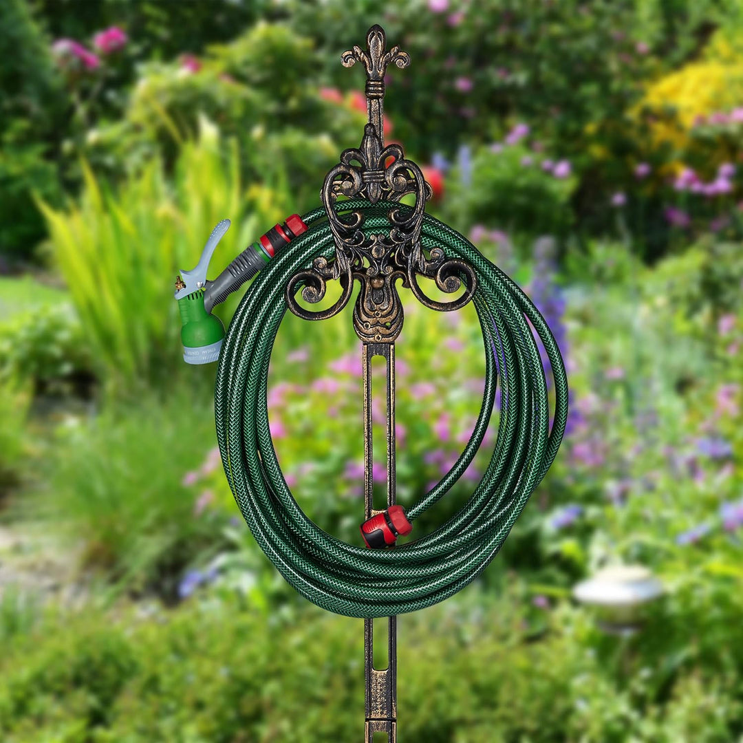 Relaxdays Schlauchhalter Gusseisen, Schlauchständer mit Erdspiessen, Gartenschlauchhalter HBT 133x24