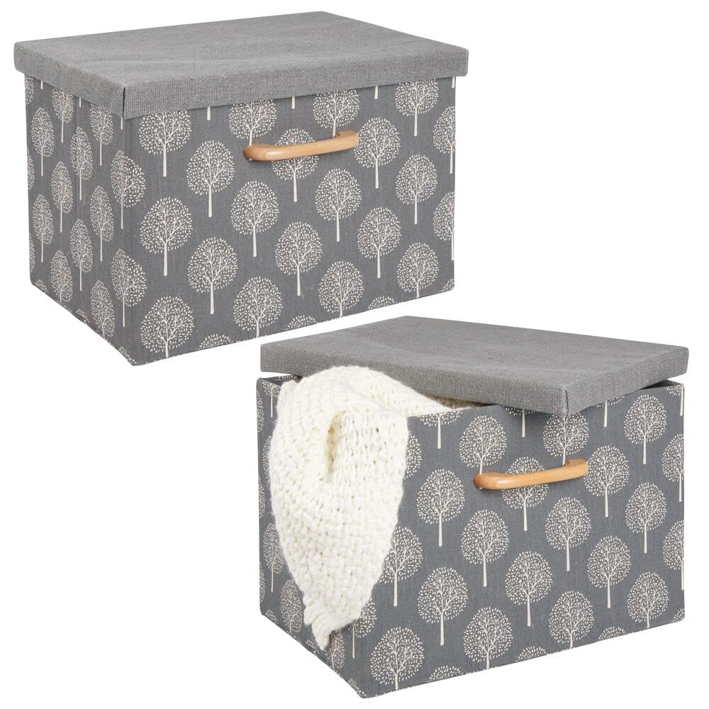 mDesign 2er-Set Aufbewahrungsbox – weich strukturierte Stapelbox mit Deckel und Holzgriff – stabile