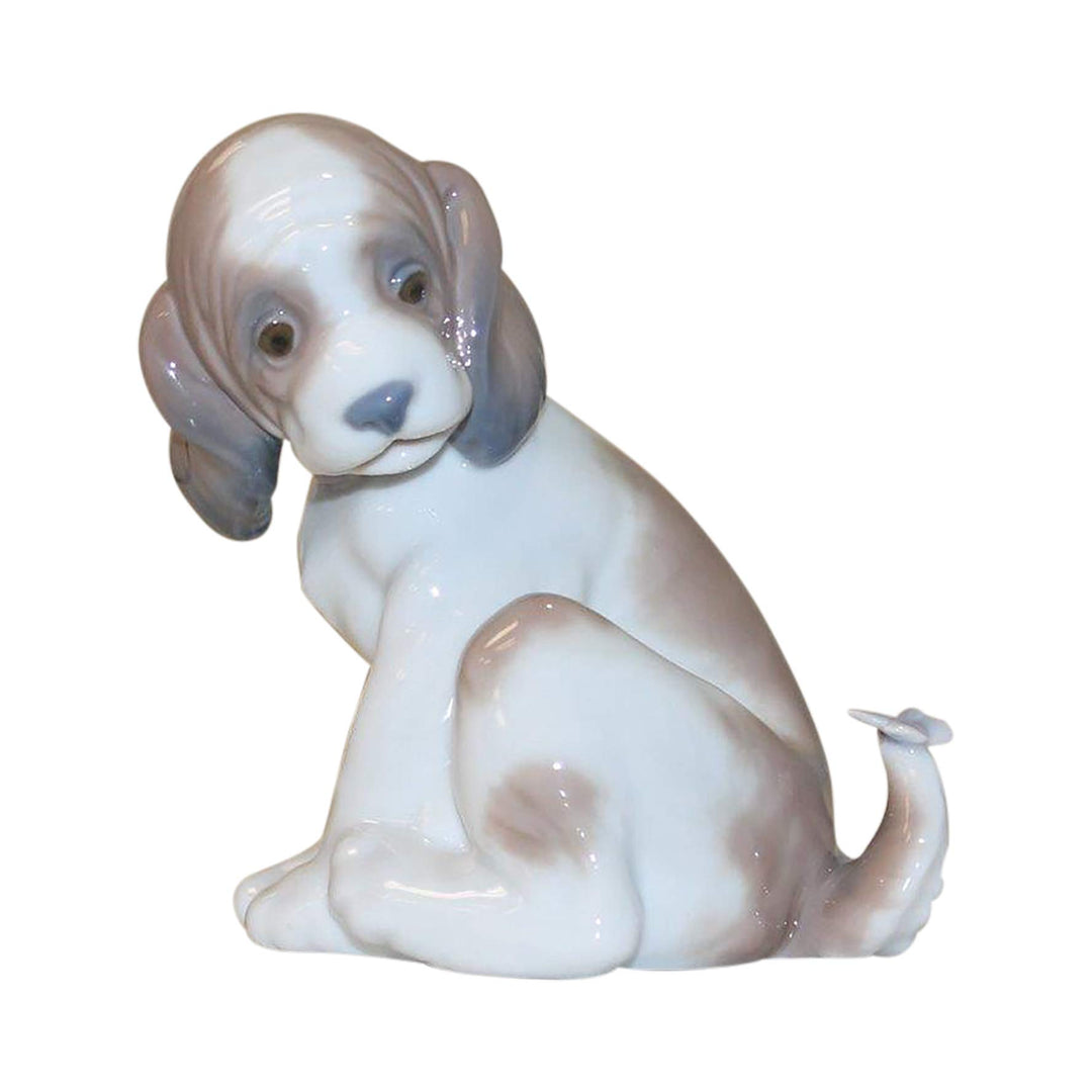 LLADRÓ Figur Niedliches Kleines Hündchen. Hündchen. Porzellan.