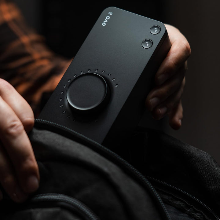 EVO 8 USB Audio Interface externe Soundkarte für Musikproduktionen (4 in / 4 out, Smartgain, Smart T