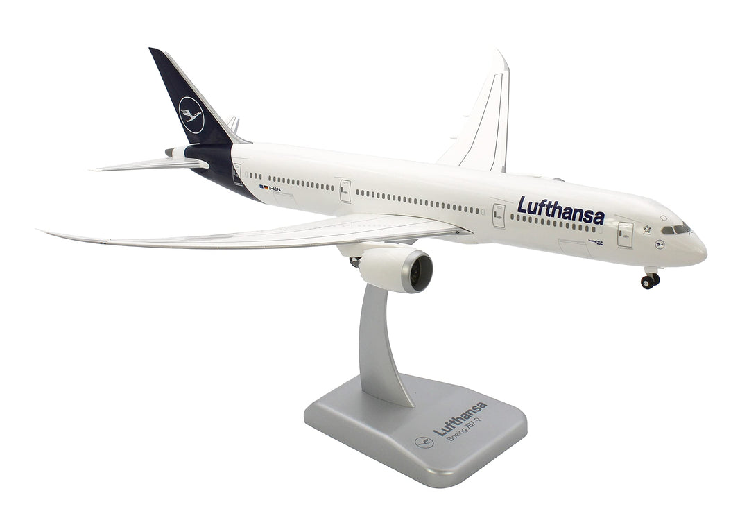 Boeing 787-9 Dreamliner Lufthansa New Livery D-ABPA Scale 1:200
