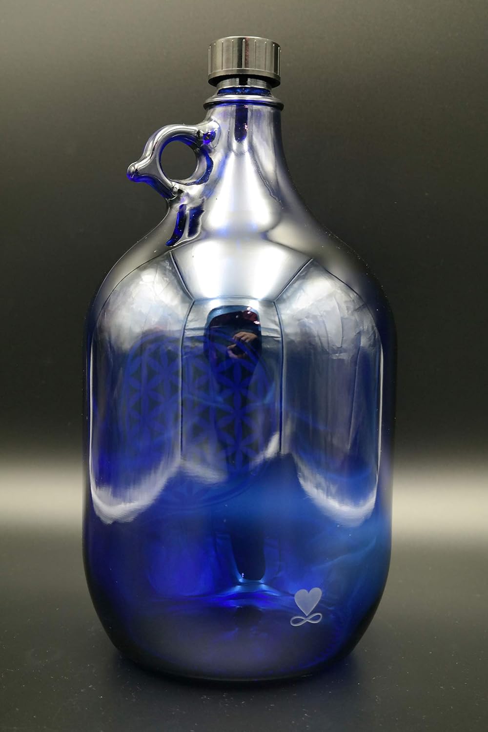 5L Henkelflasche Wasserkrug blaues Glas mit Gravur Blume des Lebens und Samen des LebensV.2