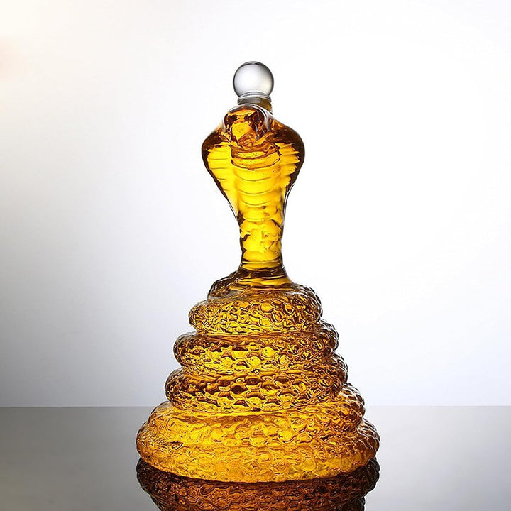 Snake Wine Decanter, King Cobra Snakes Liquor Decanters, 1000ml Whiskey Wine Aerator, Coiled Snake R