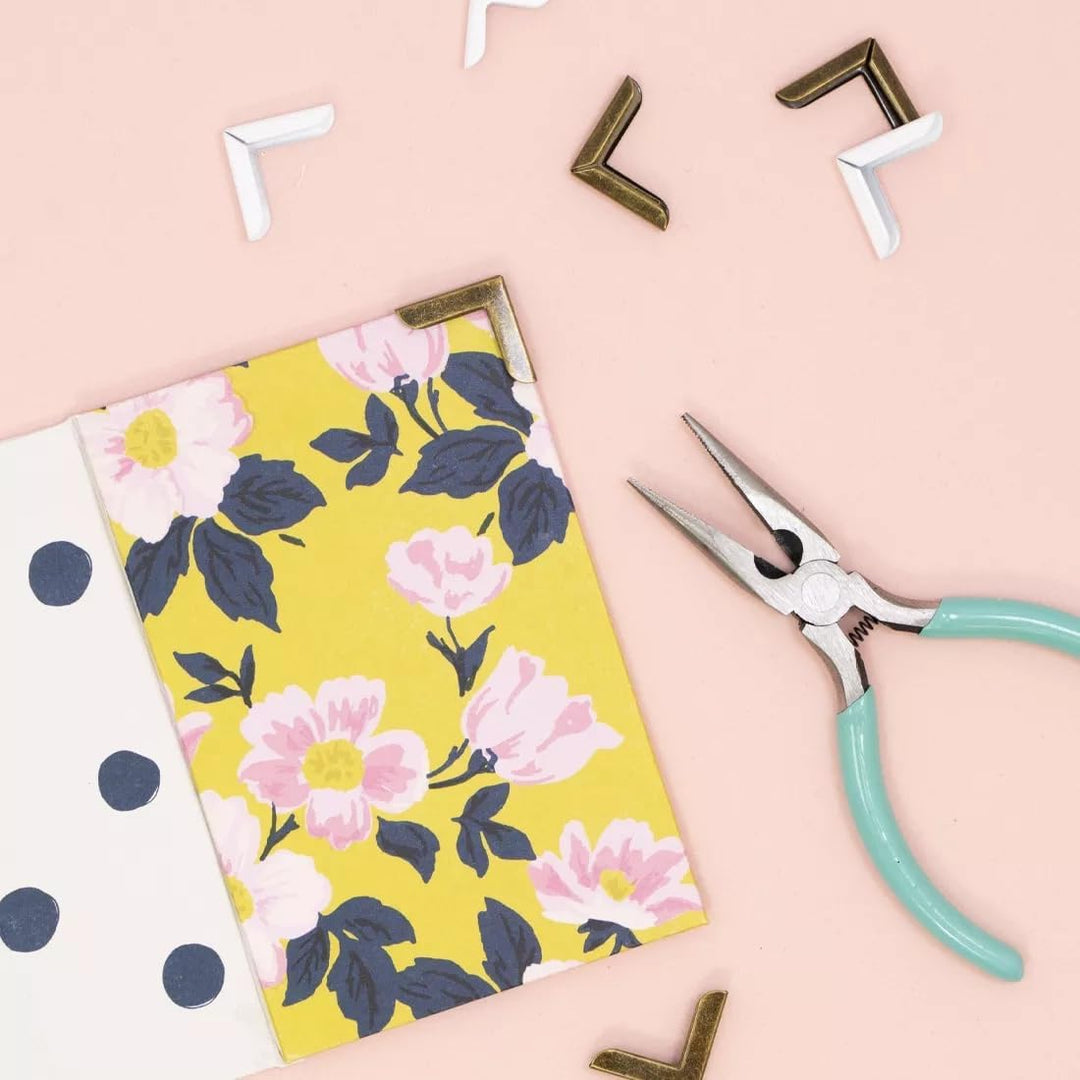 Craftelier - Packung mit 4 grossen weissen Metallecken für Scrapbooking und andere Bastelprojekte wi