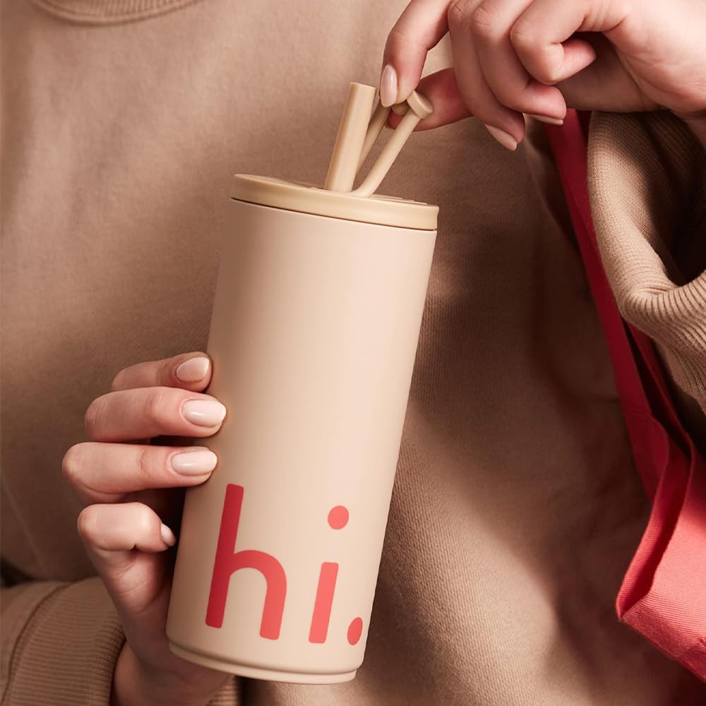 Design Letters Kaffeebecher 500 Ml | Becher mit Deckel & Strohhalm | Travel Mug BPA/BPS frei | Kaffe