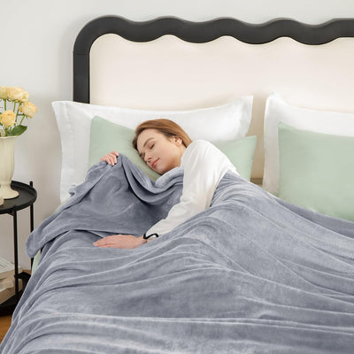 WAVVE Kuscheldecke Flauschig Decke Fleecedecke - Sofadecke 230x270 cm Wohndecke Couchdecke, Hellgrau