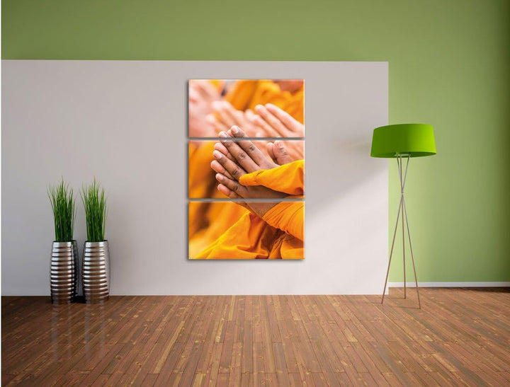 Pixxprint Betende Hände Mönche Tibet als Leinwandbild/Grösse: 3 Teilig (120x80 cm) cm/Wandbild/Kunst