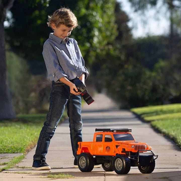Bauer Spielwaren Tech R/C Jeep Gladiator: Ferngesteuertes Off Road Fahrzeug, mit Allradantrieb und P
