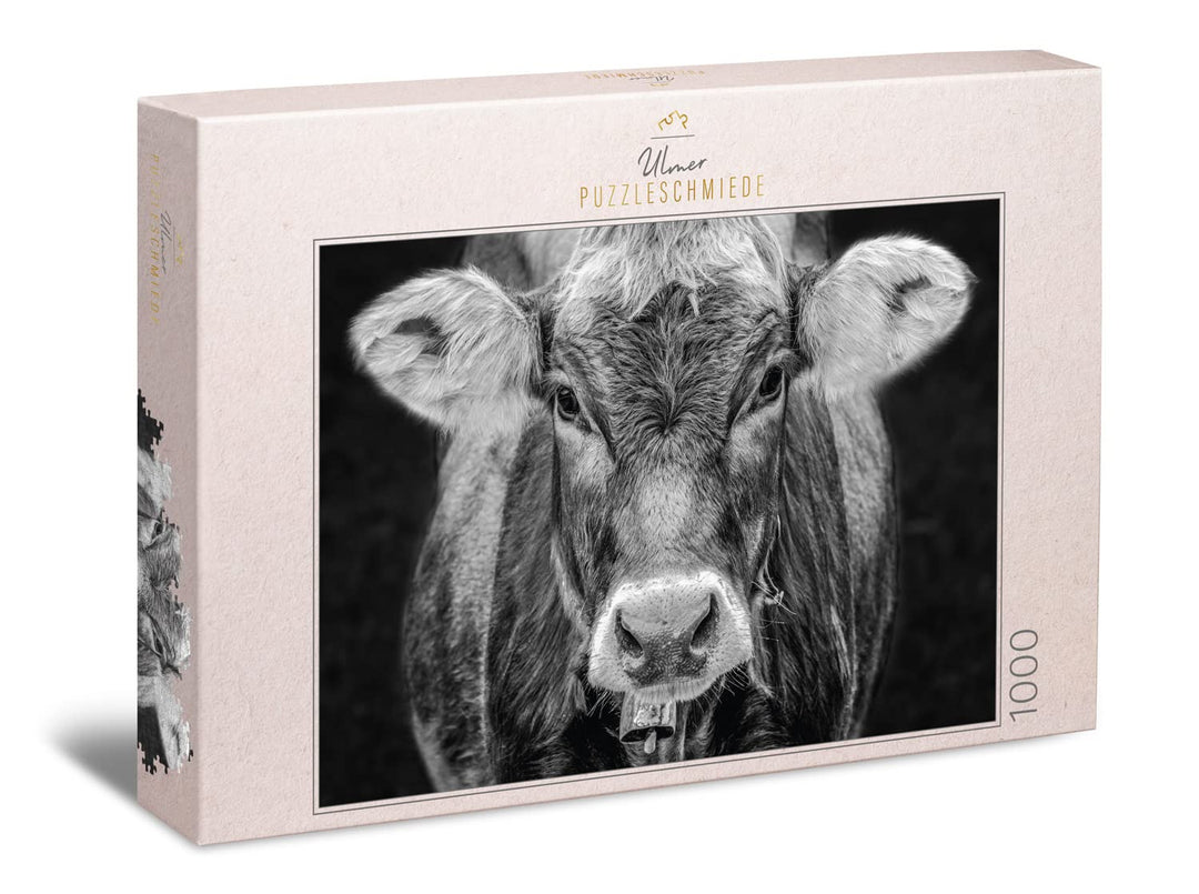Ulmer Puzzleschmiede - Puzzle „Allgäu“ - Originelles 1000 Teile Kuh-Puzzle – Portrait der Kuh als st