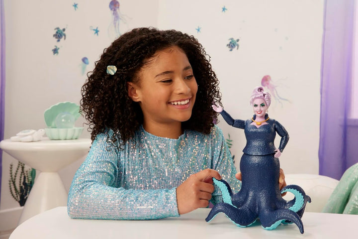 DISNEY Arielle, die Meerjungfrau - Ursula mit Tentakeln, abnehmbarer Halskette und lavendelfarbener