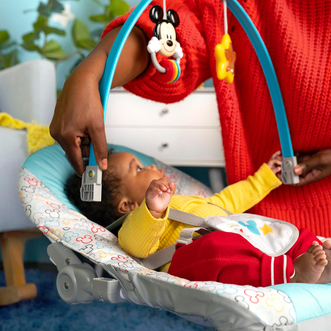 Bright Starts, Disney Baby, Mickey Mouse Original Bestie, Wippe für Babies und Kleinkinder mit Vibra