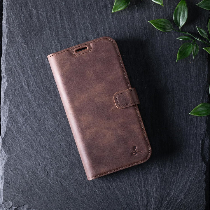 Snakehive Schutzhülle für iPhone 15 - Klapphülle Echte Lederhülle mit Standfunktion - Handmade in Eu