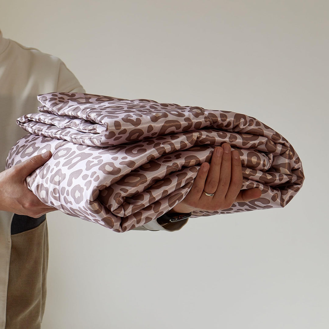 Luowei Leoparden Satin Decke 150x200 cm Rosa Kühlende Komfort Sommer Blanket 150x200 cm Verhindert d