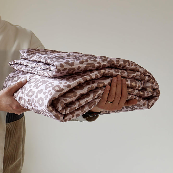 Luowei Leoparden Satin Decke 150x200 cm Rosa Kühlende Komfort Sommer Blanket 150x200 cm Verhindert d