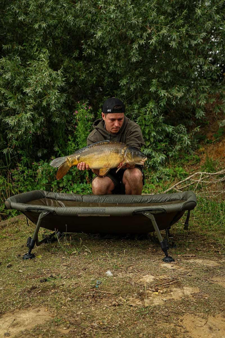 Fox Carpmaster CCC068 Geschweisste Wiege, Karpfenwiege mit gepolstertem Rahmen, unterstützt Fische s