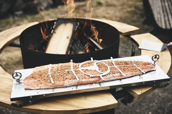 MOESTA-BBQ 19764 FlameBoard - Flammlachsbrett XXL, Edelstahl - sofort einsatzbereit, drehbar, neigba