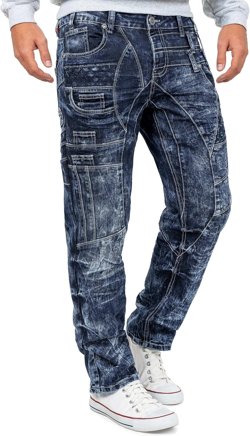 Herren Jeans – Extravagante Designer-Jeans mit Patchwork, Nieten & Kontrastnähten – Regular Fit, Den
