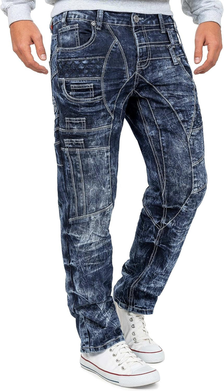 Herren Jeans – Extravagante Designer-Jeans mit Patchwork, Nieten & Kontrastnähten – Regular Fit, Den