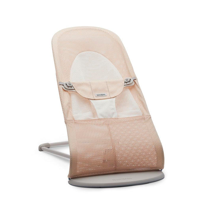 BabyBjörn Babywippe Balance Soft, Hellgrauer Rahmen, Netzstoff, Perlmuttrosa/Weiss Netzstoff Perlmut