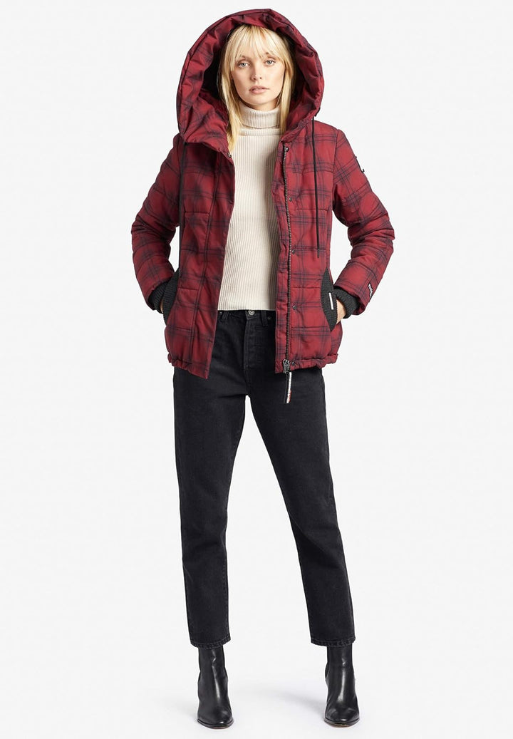 khujo Damen Jacke Eugenia eine leichte Winterjacke Steppjacke mit grosser Kapzue