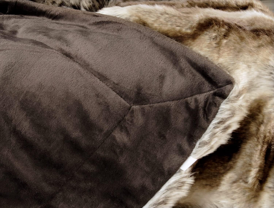 Wohnen &amp; Accessoires GmbH &amp; Co. KG Felldecke, Fellimitat in 5 Grössen Webpelzdecke Wolf grau-braun a