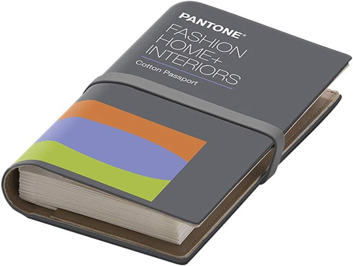 Pantone FHIC200A Cotton Passport – Baumwoll-Farbreferenz im tragbaren Ziehharmonika-Format im Folio-