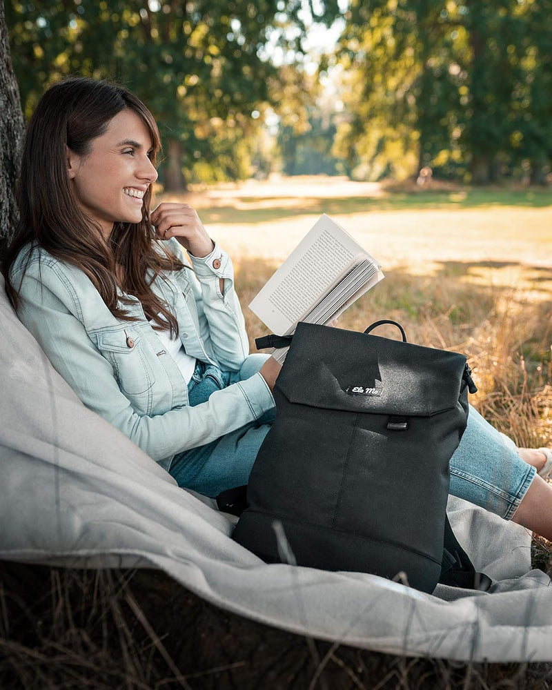 Ela Mo Rucksack Damen - Schön u. Durchdacht - Daypack mit Laptopfach & Anti Diebstahl Tasche für Aus