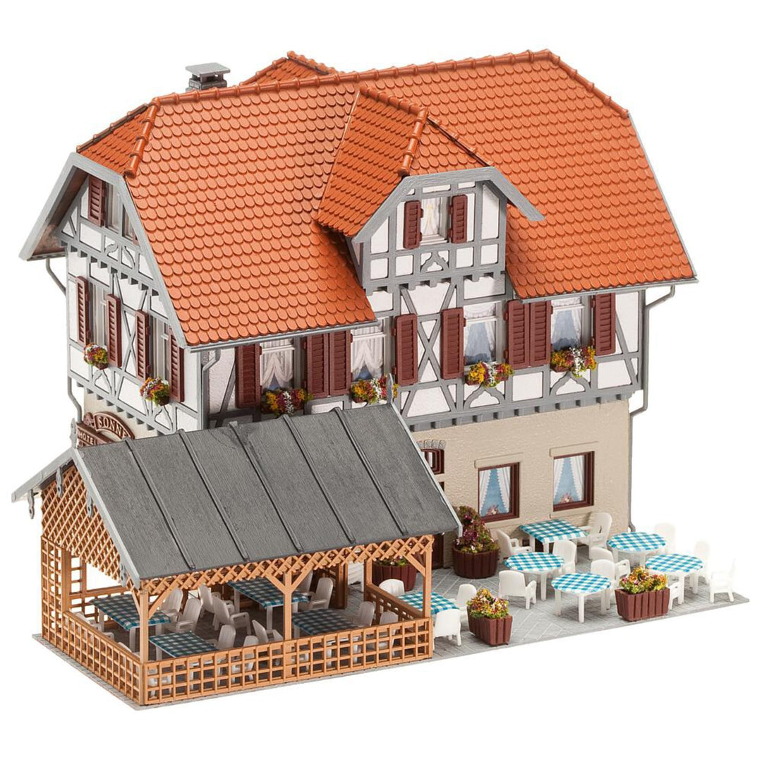 Faller FA130438 - Gasthaus Sonne mit Laube, 18.5 x 7.7 x 27.9 cm