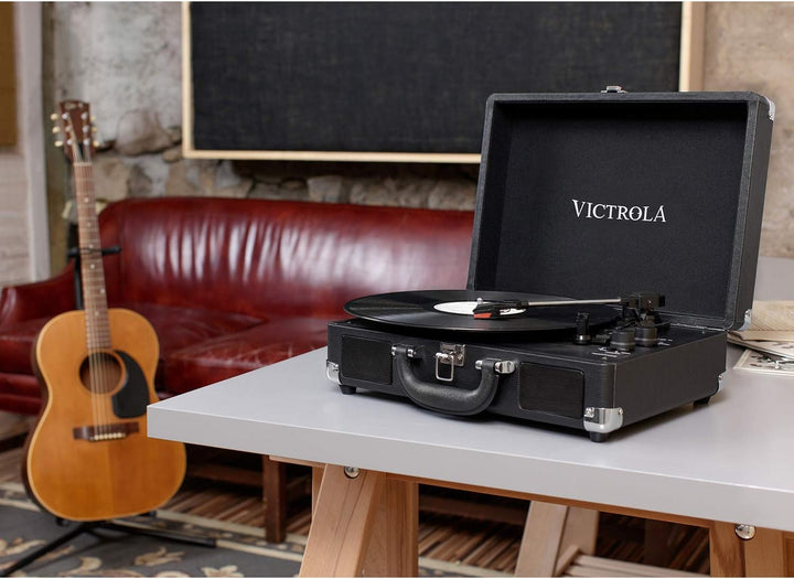 Victrola Journey Bluetooth Kofferplattenspieler mit DREI Abspielgeschwindigkeiten | Schwarz | VSC-55