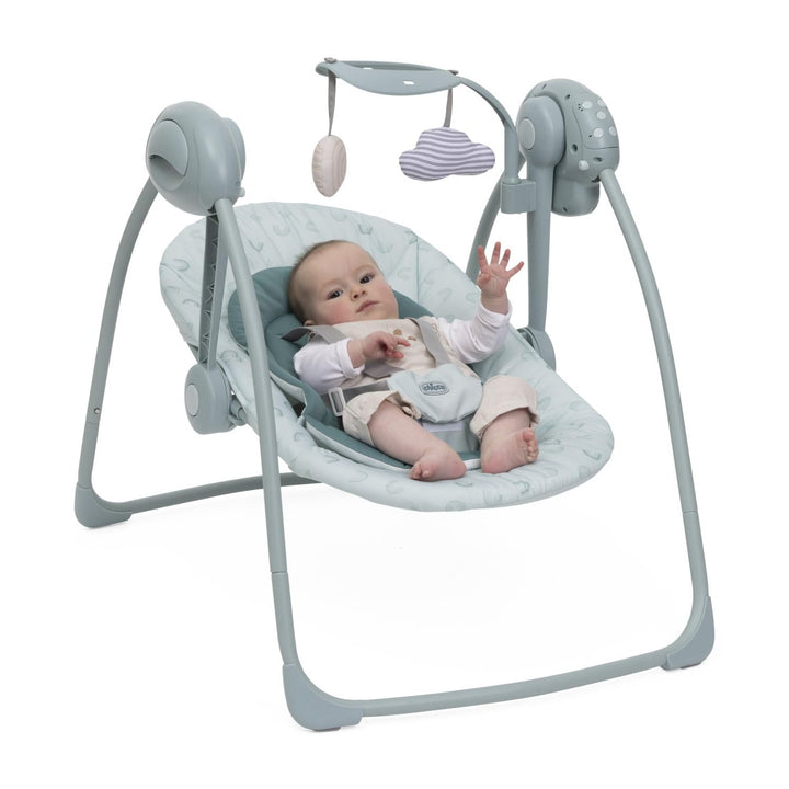 Chicco Swing&Play Elektrische Babyschaukel ab 0 Monaten+, 5 Schaukelgeschwindigkeiten, Beruhigende M