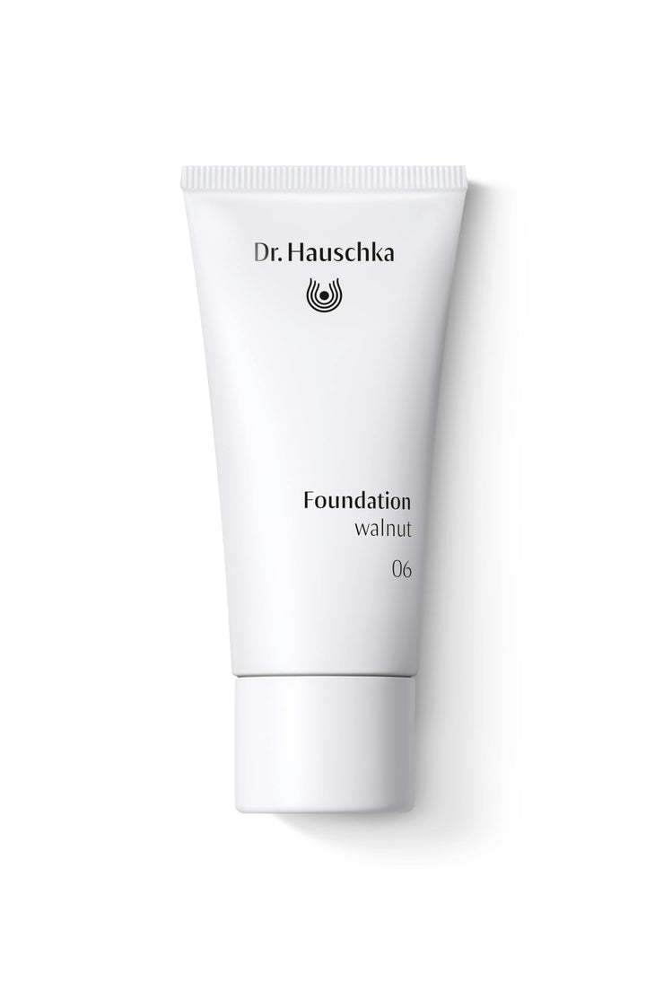 Dr. Hauschka - Foundation 06 Walnut