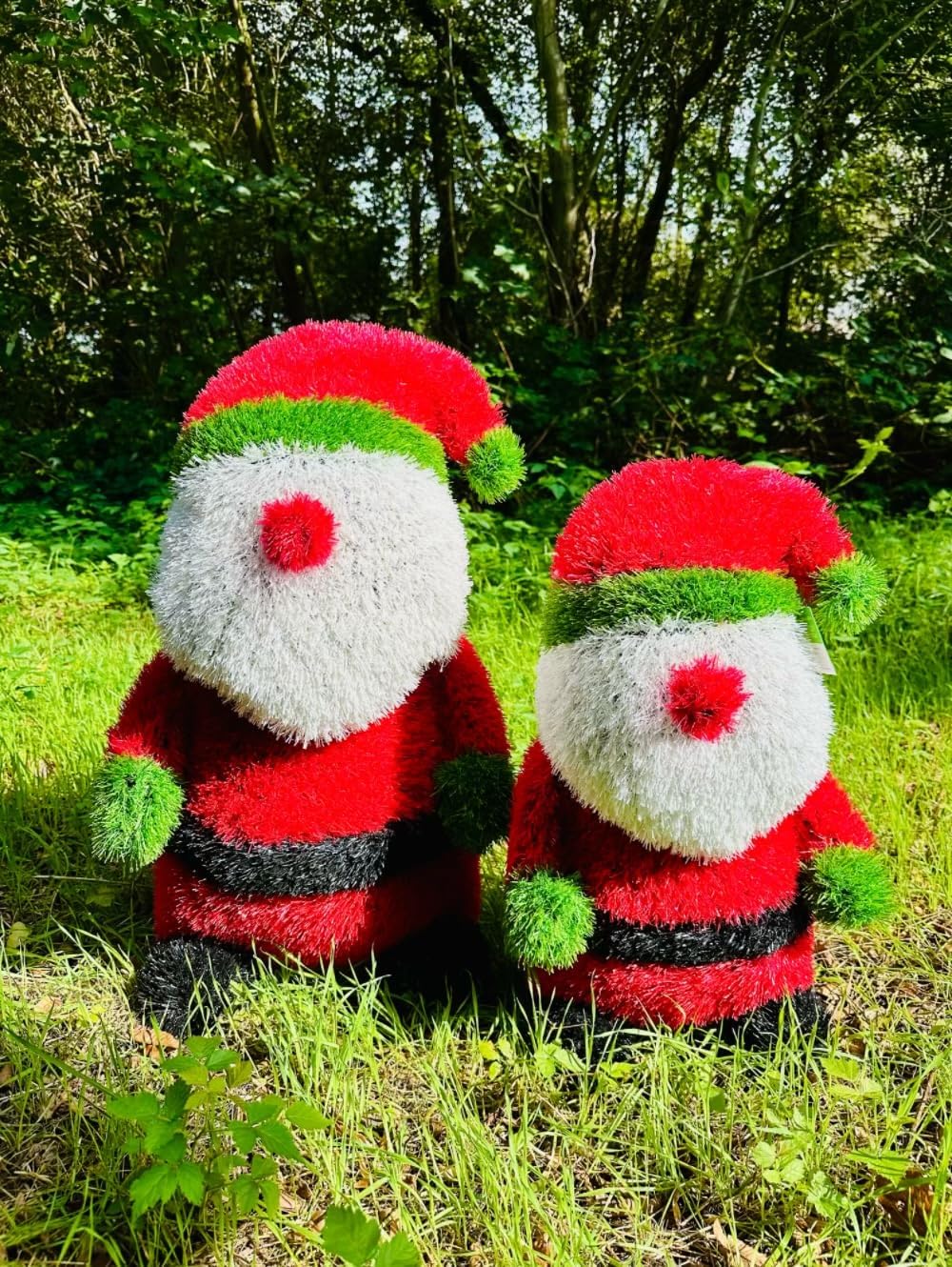 Innovative Kunstwerk Figuren aus Kunstrasen Hase Bär Hund Tier Garten Dekoration Gras Deko (Weihnach