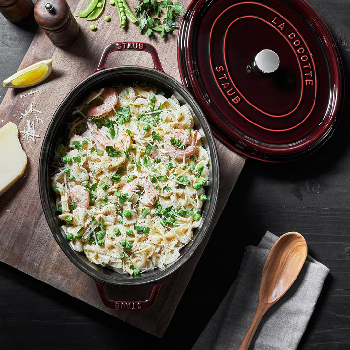 STAUB Gusseisen Bräter/Cocotte, Oval 33 cm, 6,7 L, Aromaregen Funktion für optimale Befeuchtung, Für