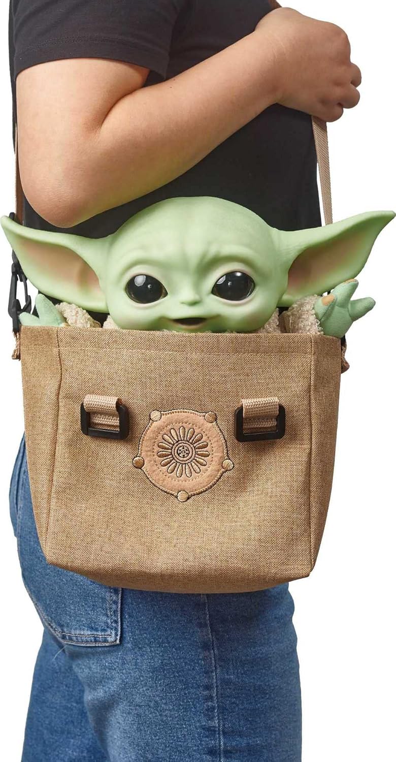 Mattel Disney Star Wars HBX33 - „The Child“ Plüschfigur (ca. 28 cm) aus „The Mandalorian“, zum Samme