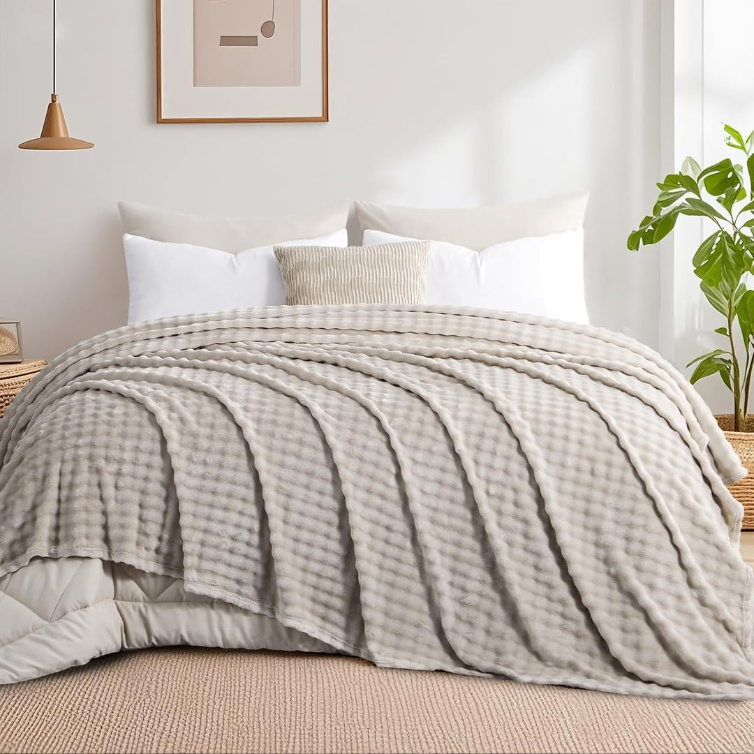 RUIKASI Bubble Decke Kuscheldecke Flauschig Beige - 220x240cm XXL Sofadecke & Couchdecke aus Plüsch,