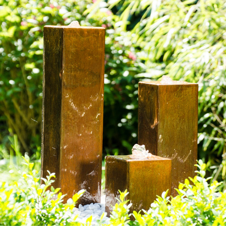 KÖHKO® Wasserspiel aus Cortenstahl mit LED-Beleuchtung „Brasilien“ 31001 Höhe 15-30-45 cm Gartenbrun