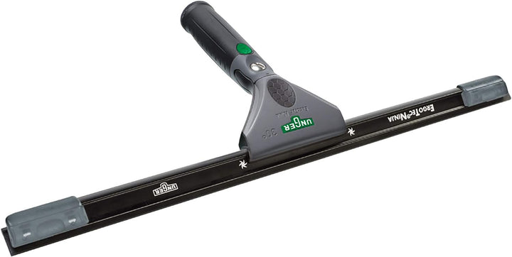 Unger ErgoTec Ninja Fensterwischer 30° (Breite 45 cm, ergonomischer Griff, mit Soft-Gummi, Zwei Gumm