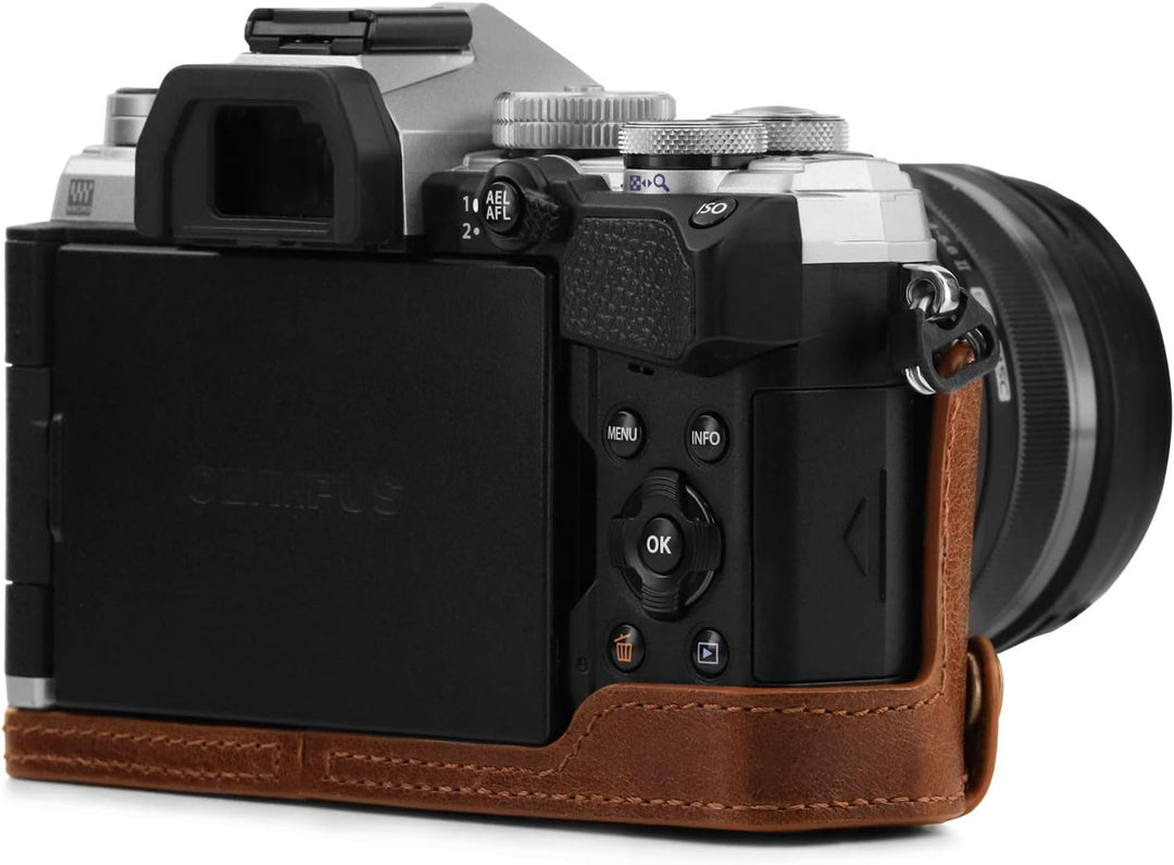 MegaGear MG1865 Ever Ready Kameratasche für Olympus OM-D E-M5 Mark III, Echtleder, Braun, Braun
