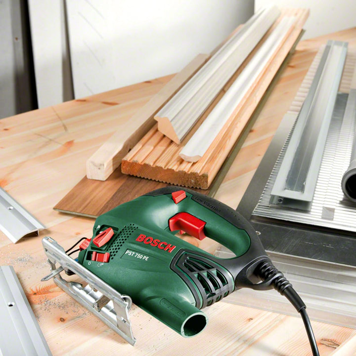 Bosch Home and Garden Stichsäge, grün, 0.603.3A0.500 600 wattsW, 240 voltsV, 530 W, 75 mm profundida