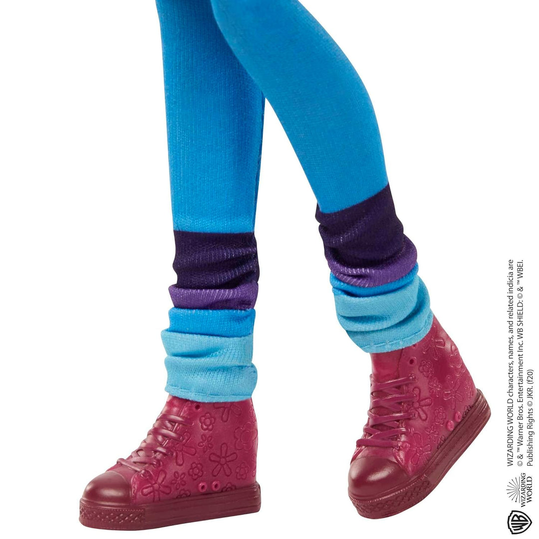 Mattel Harry Potter - Luna Lovegood Sammelpuppe (ca. 25 cm) mit Tweed-Jacke, Rock und Strumpfhose, e