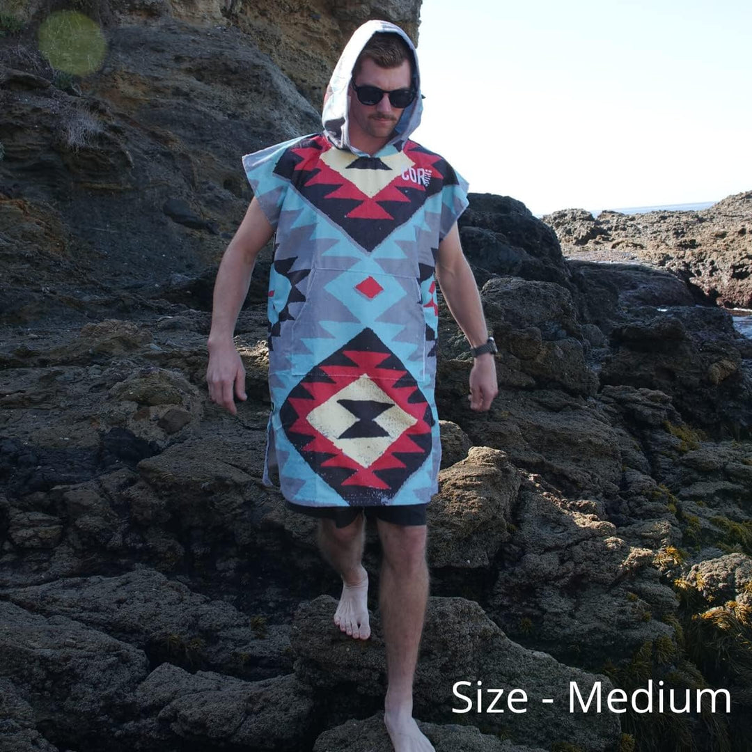 COR Surf Handtuch Poncho für Erwachsene - Weicher, schnell trocknender Bade Poncho aus Mikrofaser, K